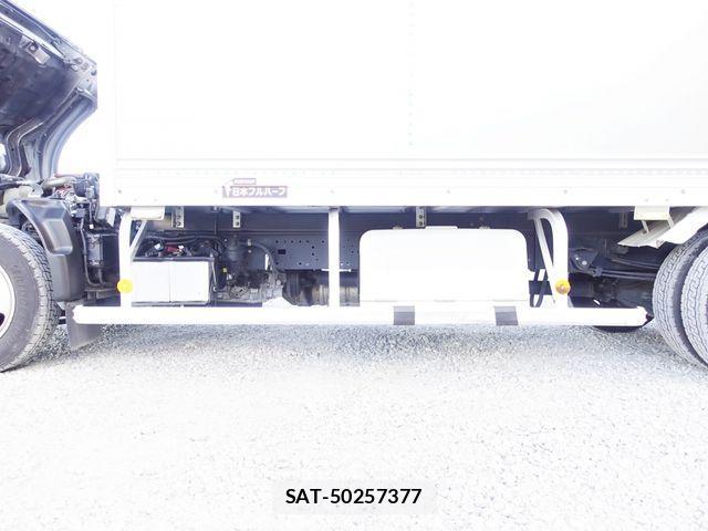 Hino DUTRO 2018-10 2400175-16