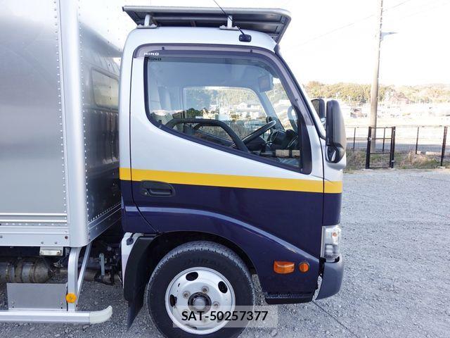 Hino DUTRO 2018-10 2400175-2