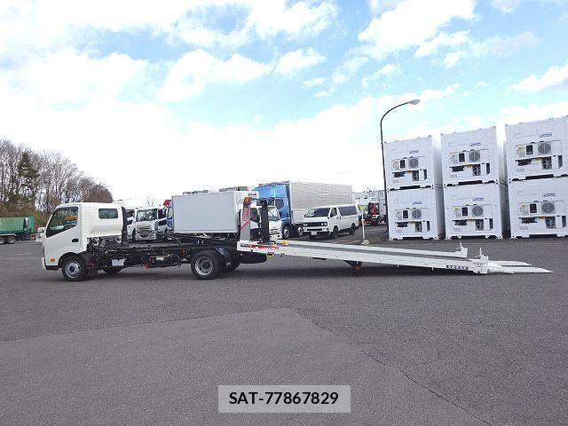 Hino DUTRO 2025-05 2485933-15