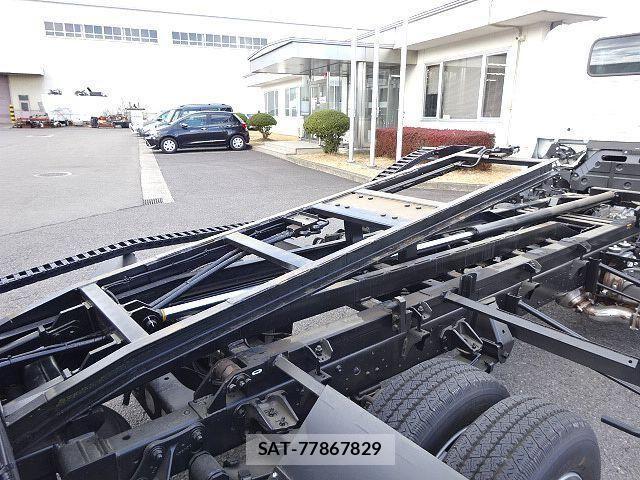 Hino DUTRO 2025-05 2485933-18