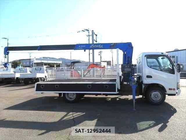Hino DUTRO 2011-12 2663677-24
