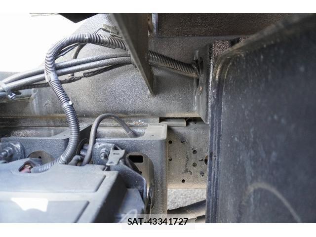 Hino DUTRO 2013-09 2663643-11
