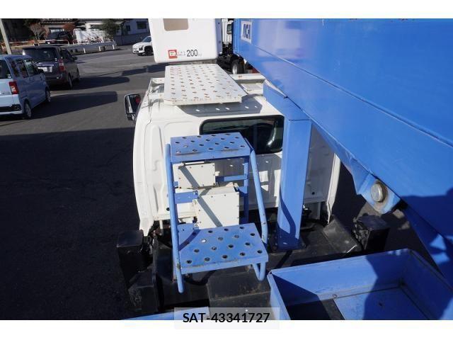 Hino DUTRO 2013-09 2663643-18