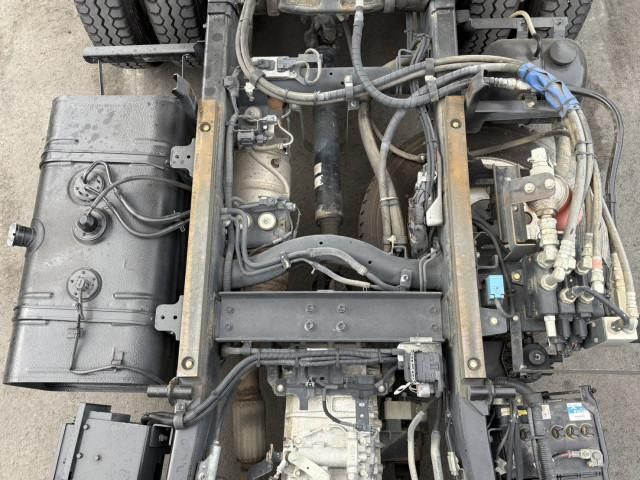 Hino DUTRO 2019-03 2709357-15