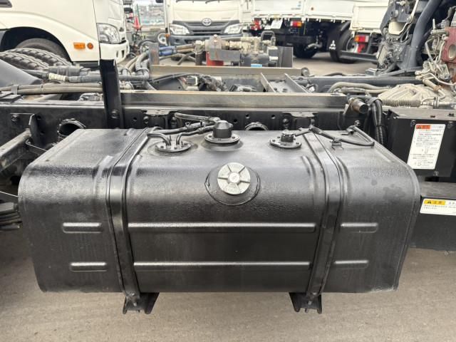 Hino DUTRO 2019-03 2709357-23