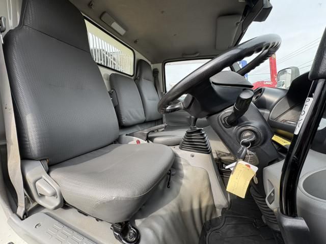 Hino DUTRO 2019-03 2709357-24
