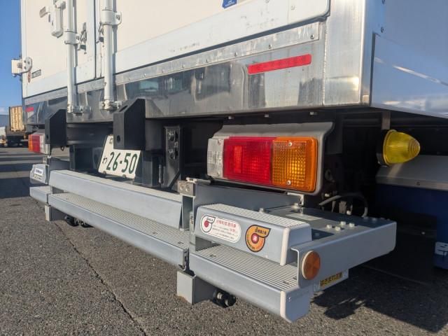 Hino DUTRO 2023-02 2709318-7