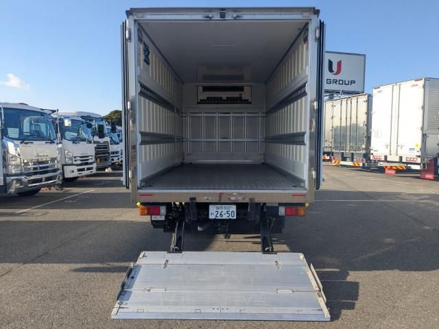 Hino DUTRO 2023-02 2709318-8
