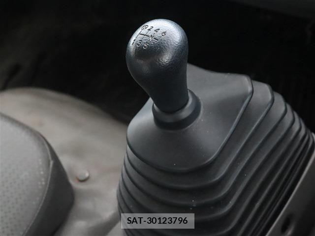 Hino DUTRO 2020-07 2828631-10