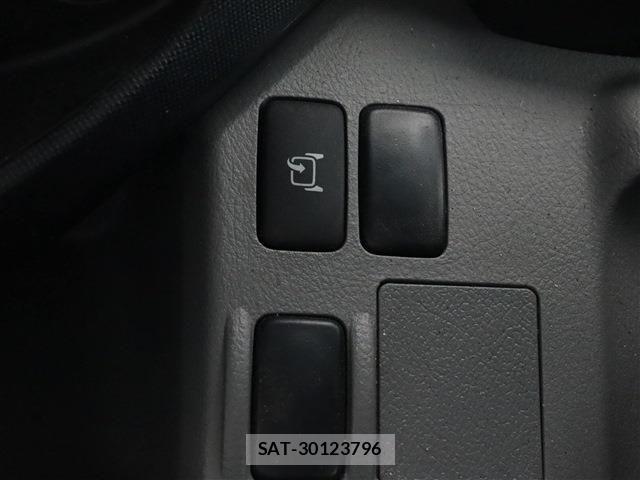 Hino DUTRO 2020-07 2828631-13