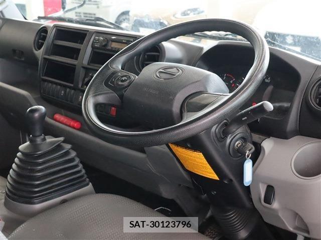 Hino DUTRO 2020-07 2828631-1