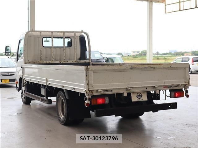 Hino DUTRO 2020-07 2828631-23