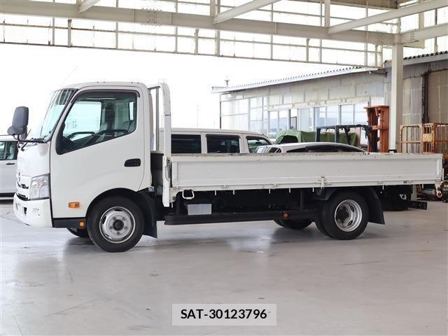 Hino DUTRO 2020-07 2828631-24