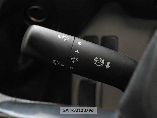 Hino DUTRO 2020-07 2828631-27