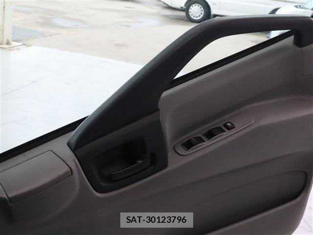 Hino DUTRO 2020-07 2828631-5