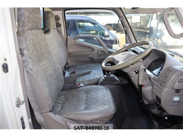 Hino DUTRO 2005-12 2828637-25