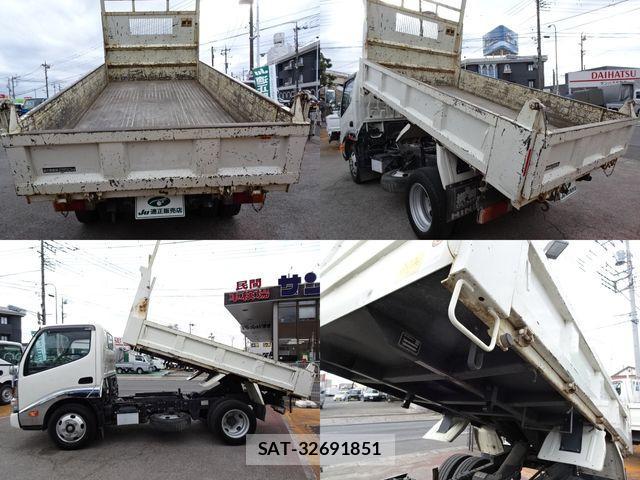 Hino DUTRO 2022-02 2828624-2