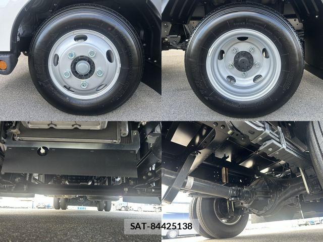 Hino DUTRO 2025-06 3064944-16