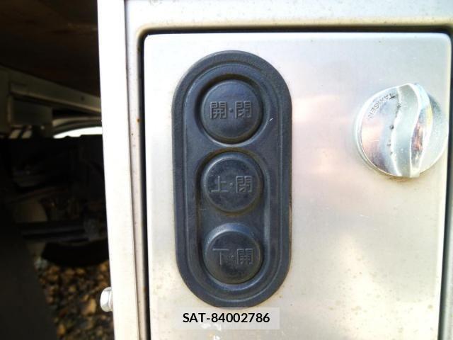 Hino DUTRO 2019-03 3064948-24