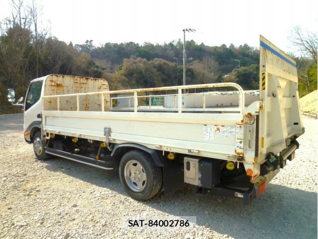 Hino DUTRO 2019-03 3064948-5