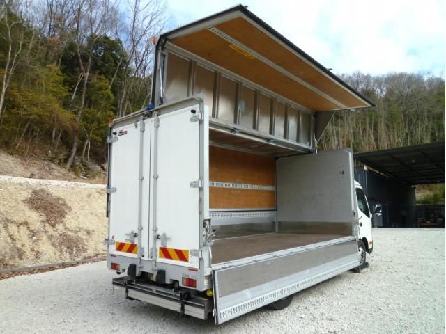 Hino DUTRO 2022-10 3292659-17