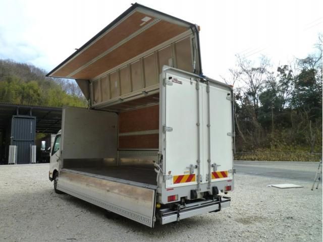 Hino DUTRO 2022-10 3292659-18