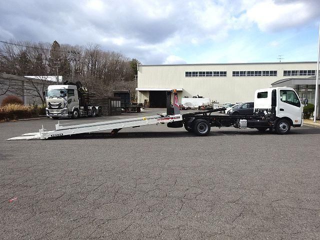 Hino DUTRO 2025-06 3356729-16