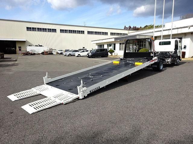 Hino DUTRO 2025-06 3356729-17