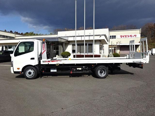 Hino DUTRO 2025-06 3356729-3