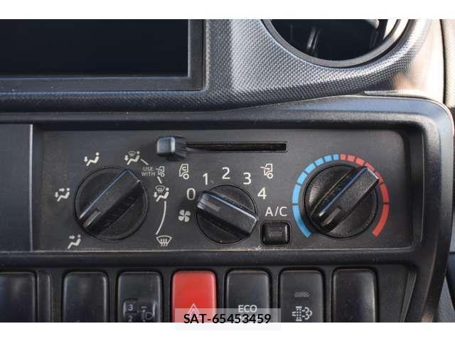 Hino DUTRO 2013-11 3414029-15