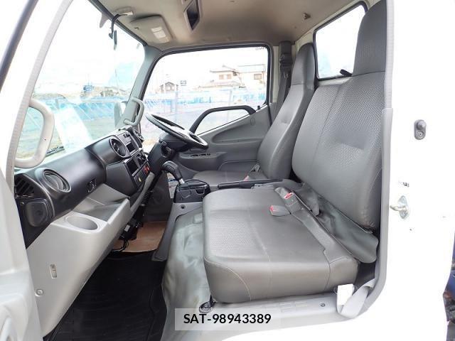 Hino DUTRO 2013-12 3420882-14
