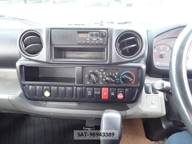 Hino DUTRO 2013-12 3420882-17