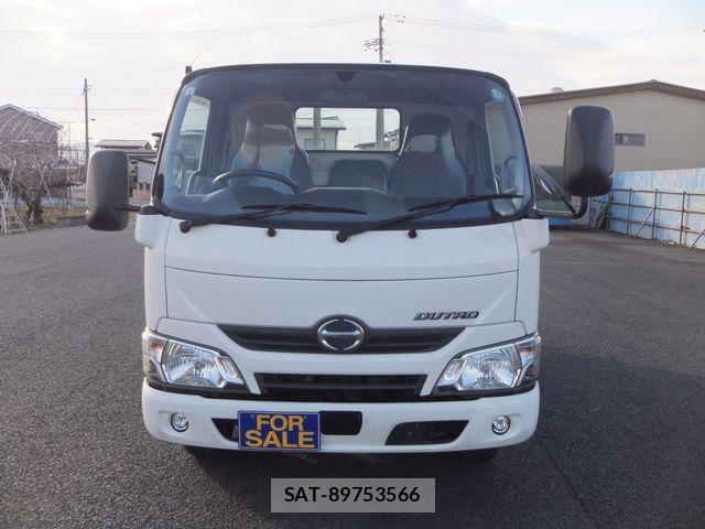 Hino DUTRO 2017-05 3667718-1