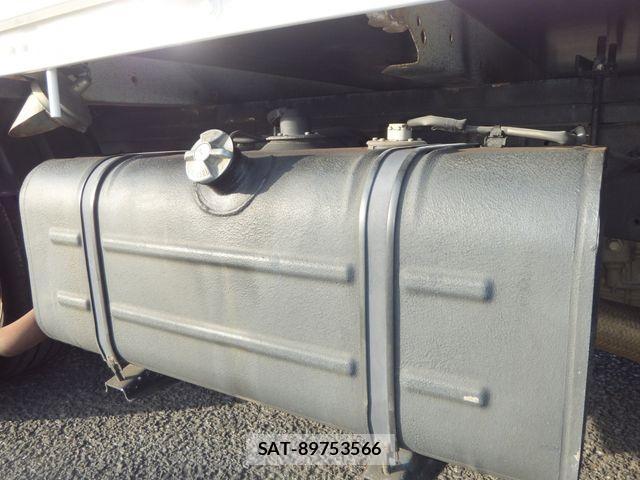 Hino DUTRO 2017-05 3667718-22