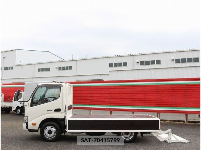 Hino DUTRO 2017-05 3667700-18