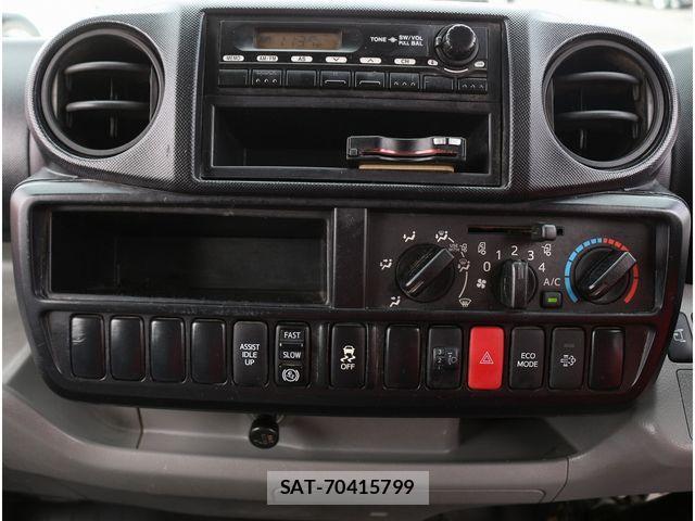 Hino DUTRO 2017-05 3667700-25