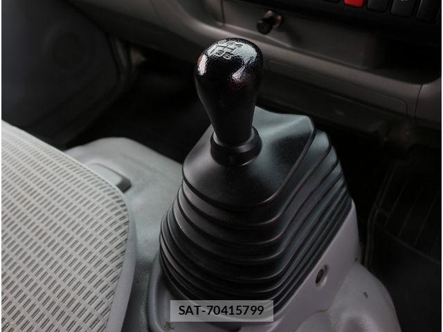 Hino DUTRO 2017-05 3667700-26