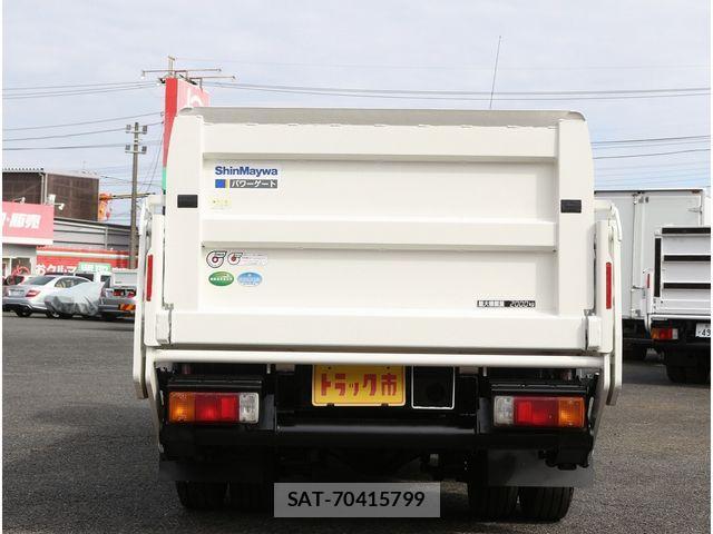 Hino DUTRO 2017-05 3667700-6