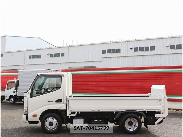 Hino DUTRO 2017-05 3667700-8