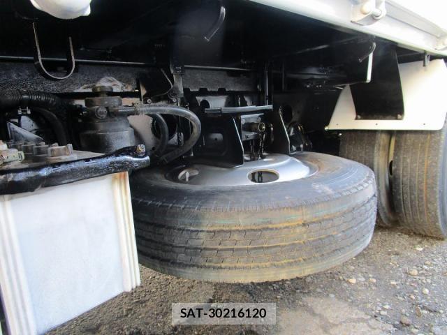 Hino DUTRO 2012-10 3667689-13