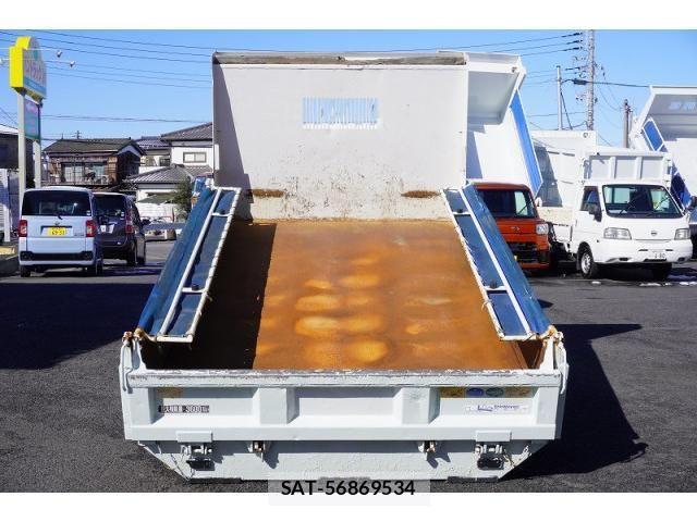 Hino DUTRO 2014-02 3667639-18