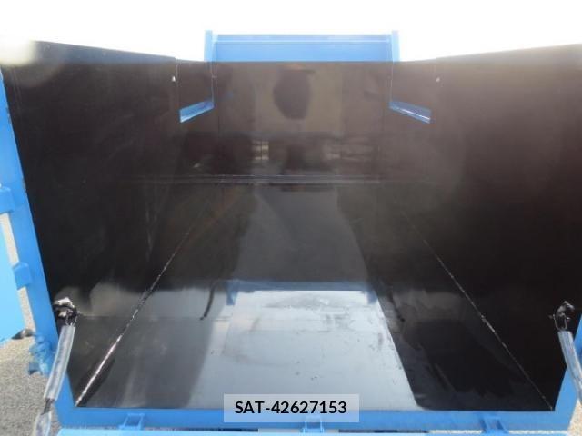 Hino DUTRO 2024-01 3714040-9