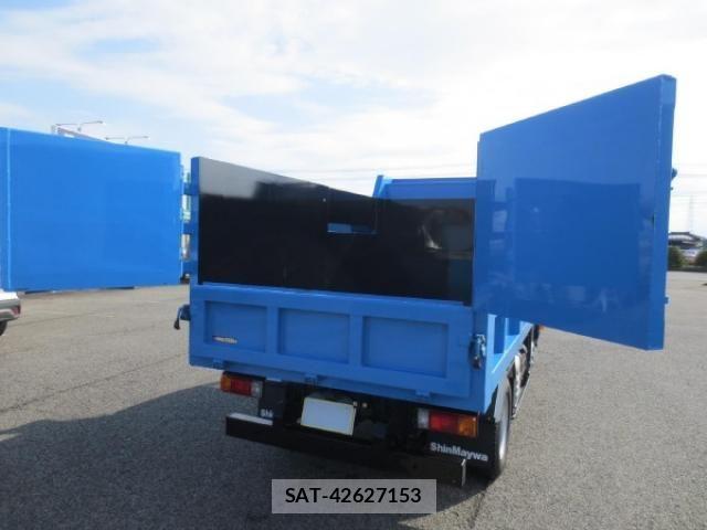 Hino DUTRO 2024-01 3714040-10