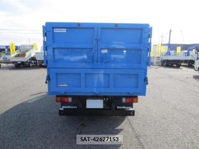 Hino DUTRO 2024-01 3714040-6