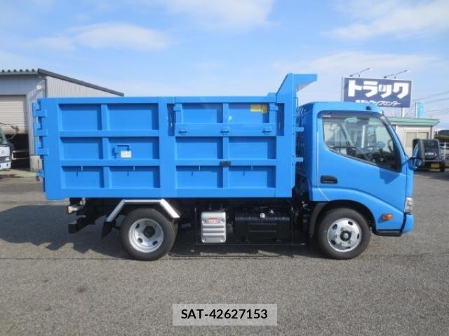 Hino DUTRO 2024-01 3714040-7