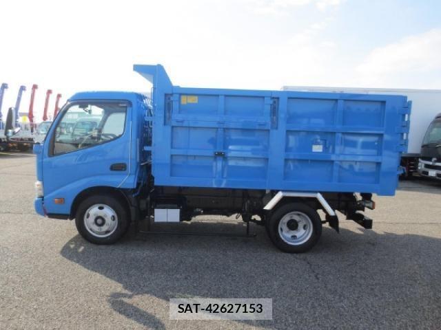 Hino DUTRO 2024-01 3714040-8