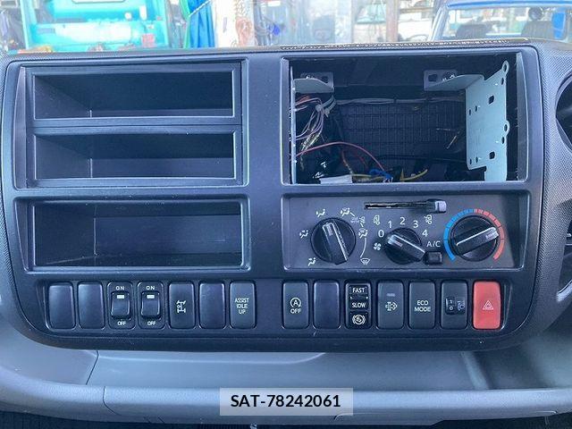 Hino DUTRO 2014-01 3767947-12