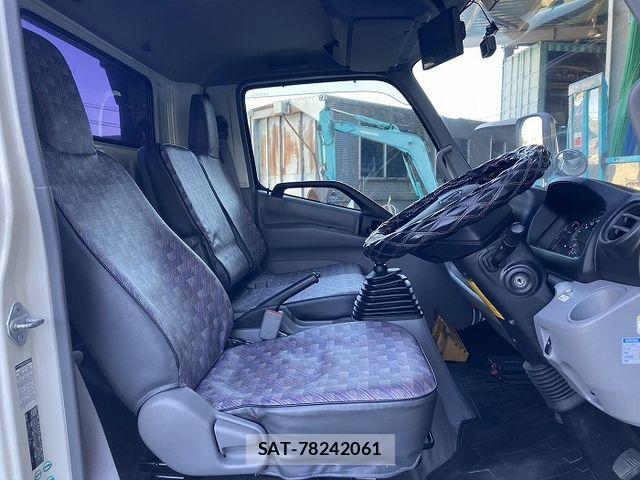 Hino DUTRO 2014-01 3767947-23