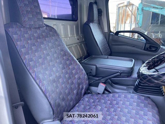 Hino DUTRO 2014-01 3767947-4