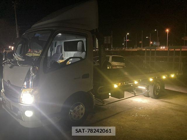 Hino DUTRO 2014-01 3767947-5